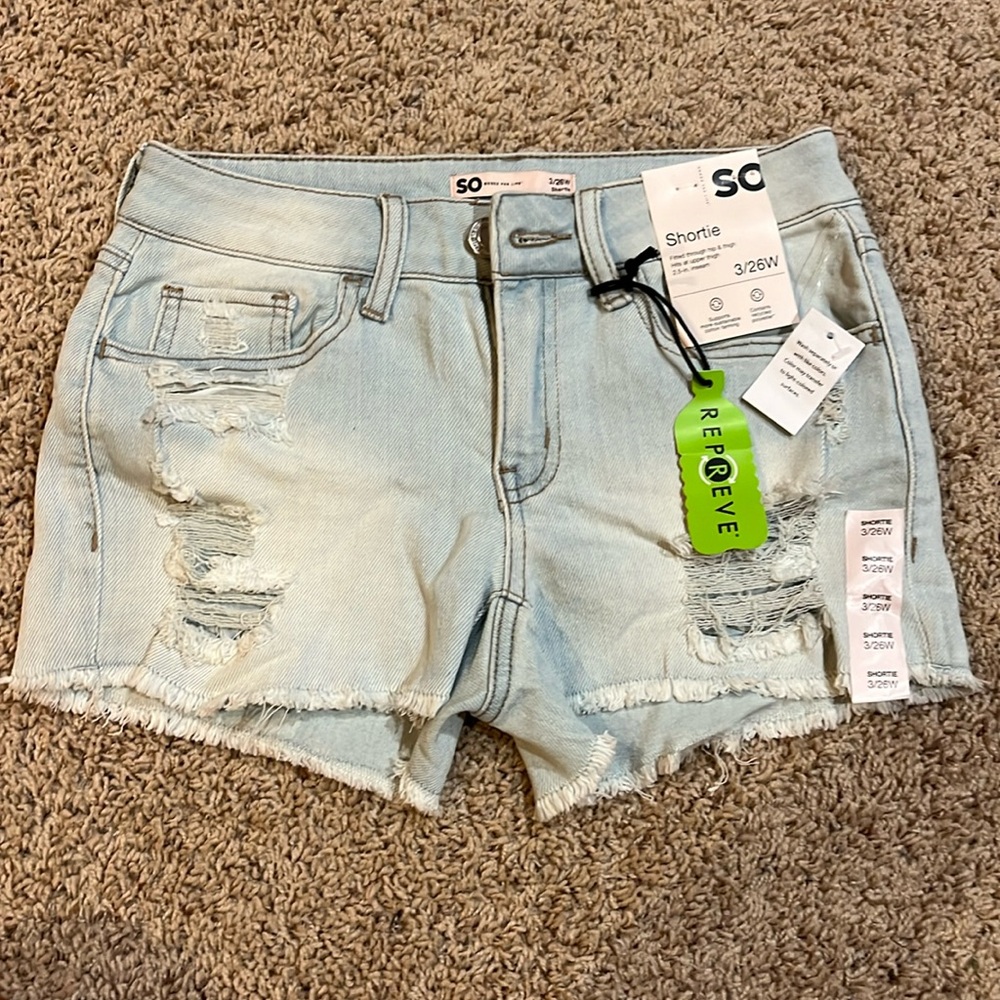 NEW Light Wash Jean Short (Size 3/26W)